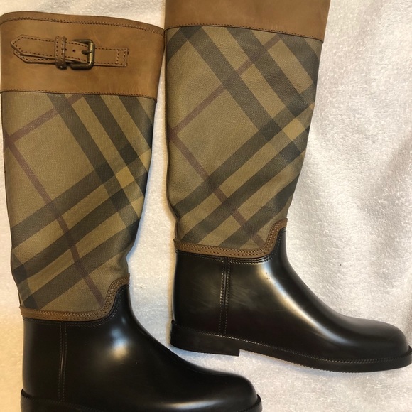 Burberry Shoes - Burberry rain boots